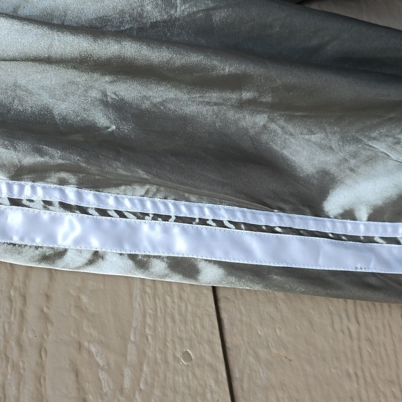 PrettyLittleThing Ahannon Sage Green Satin Side Stripe Boxer Jogger 0 NEW - Picture 9 of 14